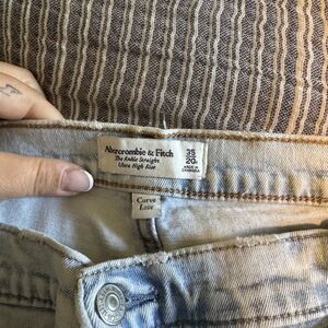 Abercrombie & Fitch Ultra High Rise Jeans Ankle Straight- Distressed Light Blue